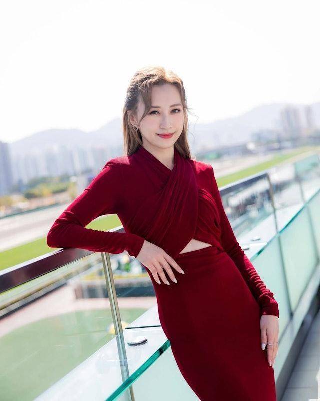 TVB视后龚嘉欣庆生，少妇联盟大搞睡衣派对，事业登顶感情随缘-第15张图片-旧杳电影网