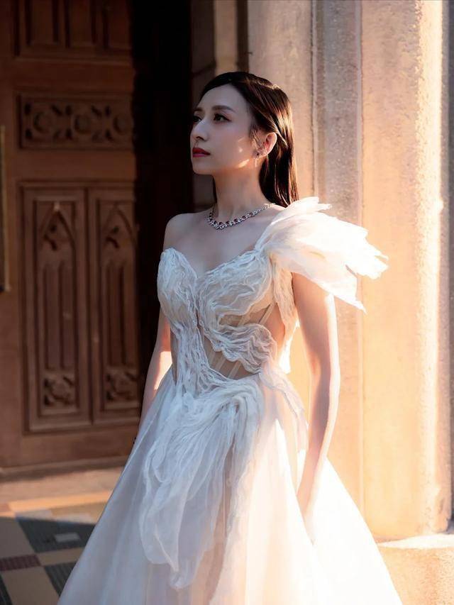 TVB视后龚嘉欣庆生，少妇联盟大搞睡衣派对，事业登顶感情随缘-第14张图片-旧杳电影网