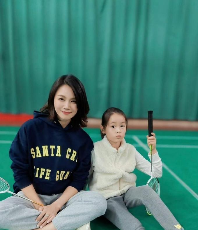 和陈思诚同居3年转嫁富豪,离婚后独自带女儿,今靠陈妍希再翻红-第6张图片-旧杳电影网 和陈思诚同居3年转嫁富豪,离婚后独自带女儿,今靠陈妍希再翻红-第6张图片-旧杳电影网