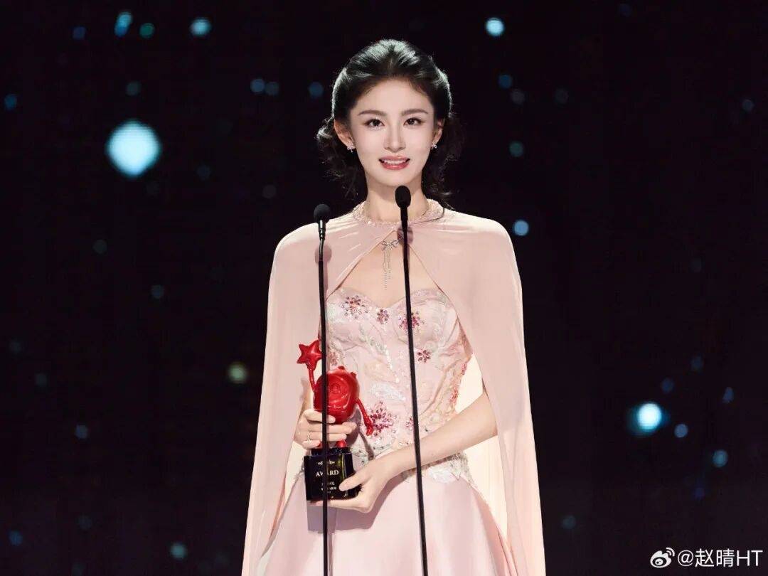 于正回应旗下艺人“赵晴瘦成纸片人”热搜,称她每天运动6小时:之前95斤,现在90+-第1张图片-旧杳电影网 于正回应旗下艺人“赵晴瘦成纸片人”热搜,称她每天运动6小时:之前95斤,现在90+-第1张图片-旧杳电影网