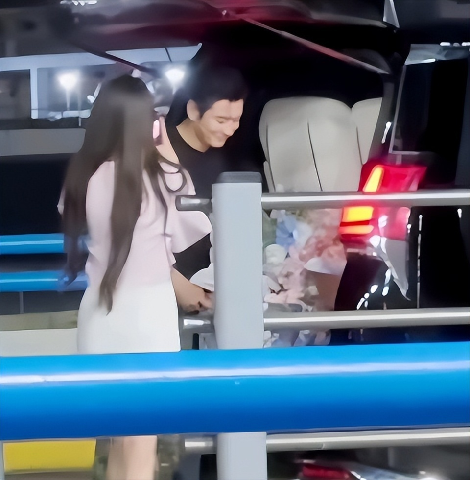 一觉醒来天塌了，杨颖离婚后男友被曝光，恶心的一幕出现了-第6张图片-旧杳电影网