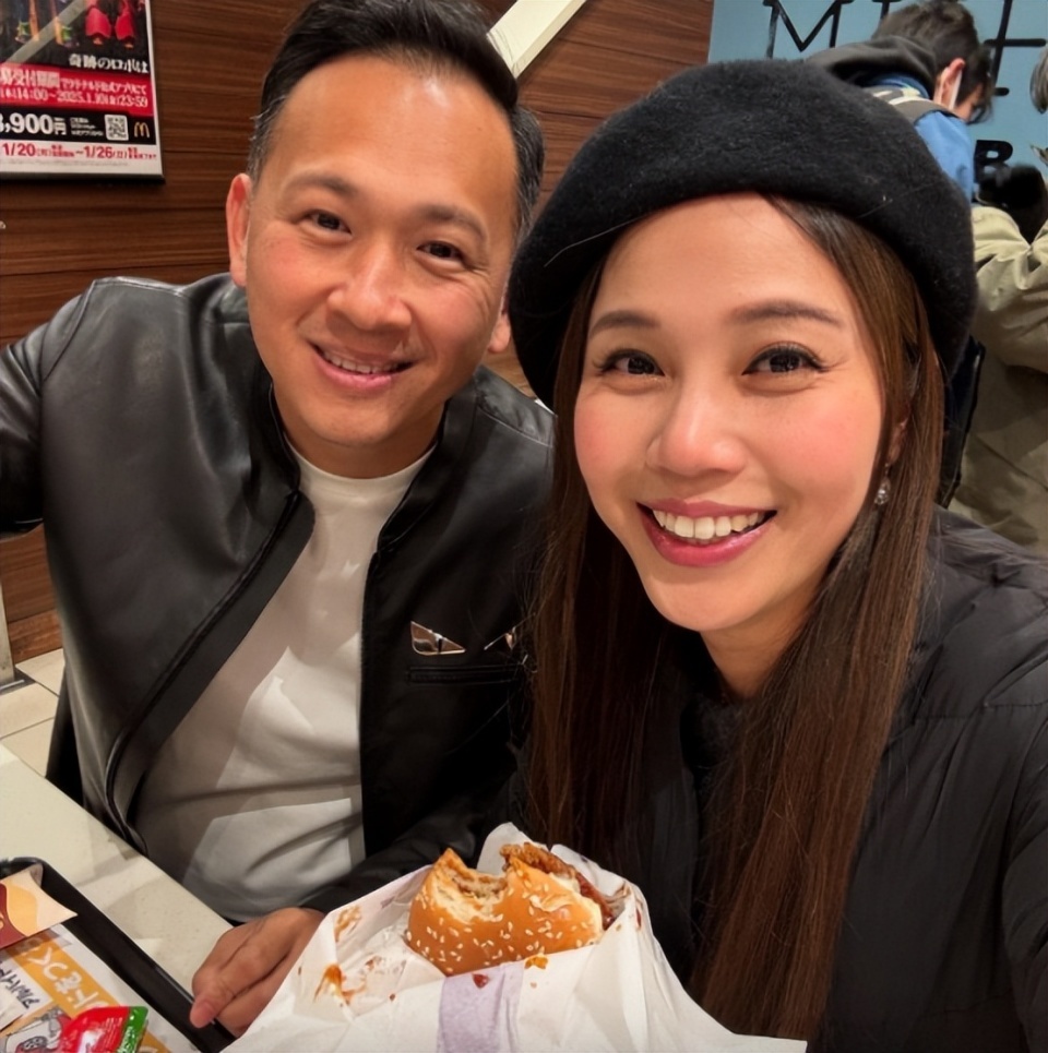 突发！香港炫富女星老公出车祸，紧急就医, 车被拦腰撞击损坏严重-第5张图片-旧杳电影网