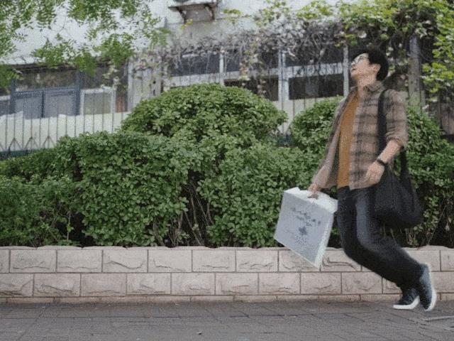 47岁鲍莉陪郭京飞大孤山祈福,脸色蜡黄老人味好浓,普通主妇摸样-第16张图片-旧杳电影网 47岁鲍莉陪郭京飞大孤山祈福,脸色蜡黄老人味好浓,普通主妇摸样-第16张图片-旧杳电影网