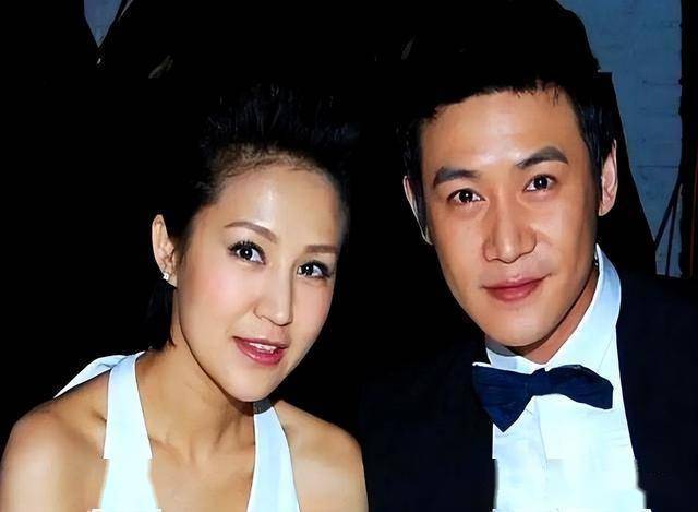 47岁鲍莉陪郭京飞大孤山祈福,脸色蜡黄老人味好浓,普通主妇摸样-第19张图片-旧杳电影网 47岁鲍莉陪郭京飞大孤山祈福,脸色蜡黄老人味好浓,普通主妇摸样-第19张图片-旧杳电影网