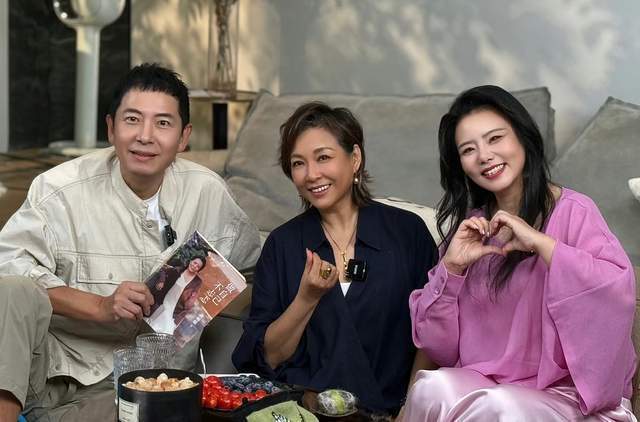 为挽留前夫,龚琳娜每天送一件礼物,这场坚持是救赎还是执念?-第1张图片-旧杳电影网 为挽留前夫,龚琳娜每天送一件礼物,这场坚持是救赎还是执念?-第1张图片-旧杳电影网