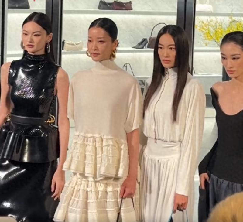 北京酒会太真实，吉娜“假胸”尴尬，娜然脸肿胀，秦舒培一脸男相-第1张图片-旧杳电影网