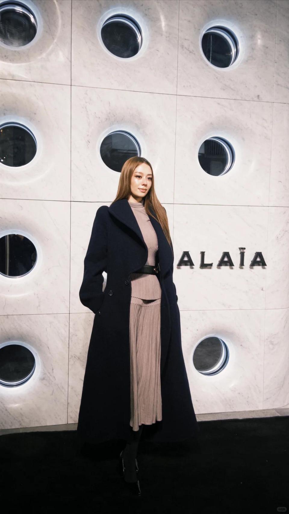 北京酒会太真实，吉娜“假胸”尴尬，娜然脸肿胀，秦舒培一脸男相-第27张图片-旧杳电影网