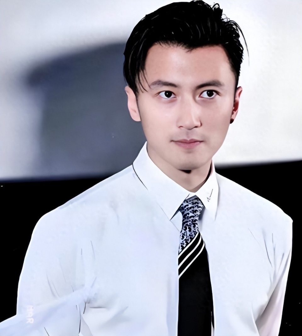 和王菲复合11年,谢霆锋坦言不婚的原因,担心的事还是发生了-第2张图片-旧杳电影网 和王菲复合11年,谢霆锋坦言不婚的原因,担心的事还是发生了-第2张图片-旧杳电影网