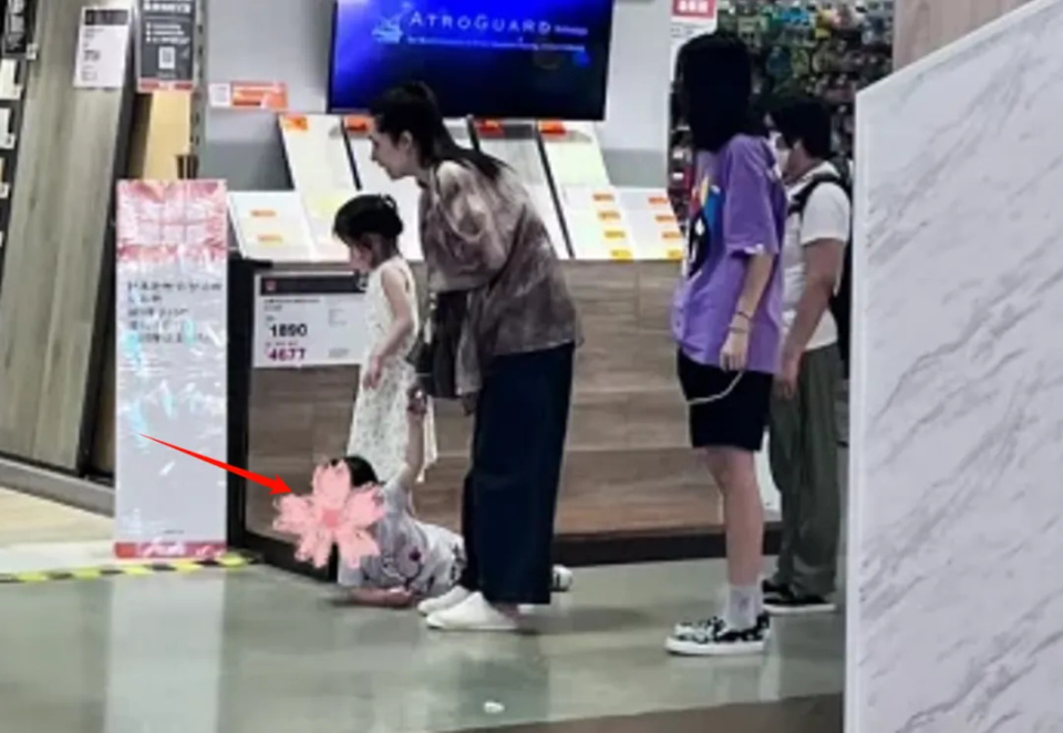 郭碧婷自曝和向佐两地分居,靠孩子联络感情,婆婆向太给钱大手笔-第2张图片-旧杳电影网 郭碧婷自曝和向佐两地分居,靠孩子联络感情,婆婆向太给钱大手笔-第2张图片-旧杳电影网