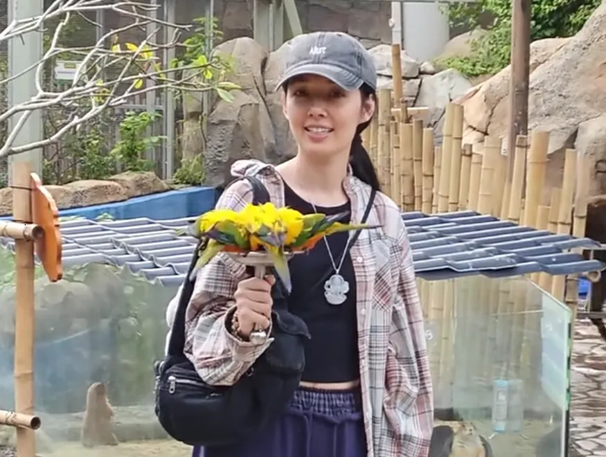 郭碧婷自曝和向佐两地分居,靠孩子联络感情,婆婆向太给钱大手笔-第12张图片-旧杳电影网 郭碧婷自曝和向佐两地分居,靠孩子联络感情,婆婆向太给钱大手笔-第12张图片-旧杳电影网