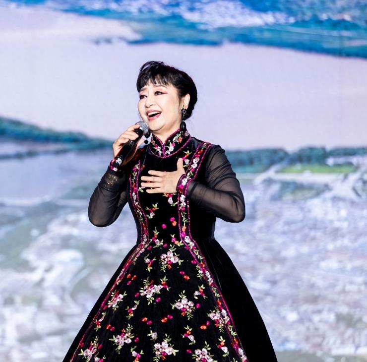 殷秀梅:结婚当场就想离!自己没有孩子,为弟弟养女儿,如今值吗?-第1张图片-旧杳电影网 殷秀梅:结婚当场就想离!自己没有孩子,为弟弟养女儿,如今值吗?-第1张图片-旧杳电影网