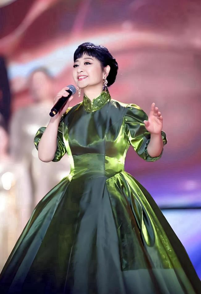 殷秀梅:结婚当场就想离!自己没有孩子,为弟弟养女儿,如今值吗?-第4张图片-旧杳电影网 殷秀梅:结婚当场就想离!自己没有孩子,为弟弟养女儿,如今值吗?-第4张图片-旧杳电影网