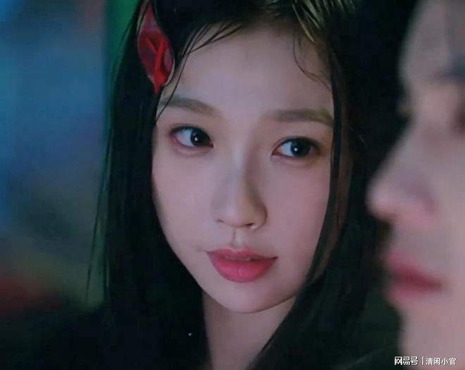 《双轨》火是火了,但观众的弃剧理由出奇一致-第2张图片-旧杳电影网 《双轨》火是火了,但观众的弃剧理由出奇一致-第2张图片-旧杳电影网