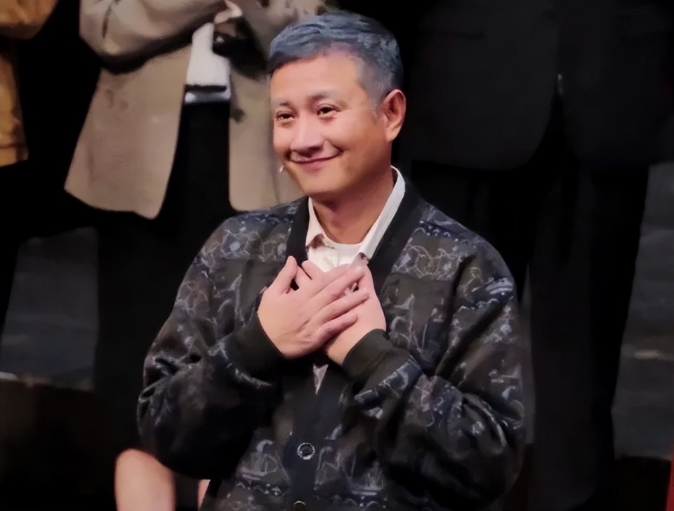 孙坚发文力捧文章翻车,被质疑支持孕期出轨,本人连忙删文装无辜-第2张图片-旧杳电影网 孙坚发文力捧文章翻车,被质疑支持孕期出轨,本人连忙删文装无辜-第2张图片-旧杳电影网