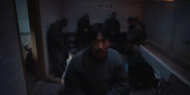 《反人类暴行》开播！看完2集后，我要说：这是观众最想看的国剧-第36张图片-旧杳电影网