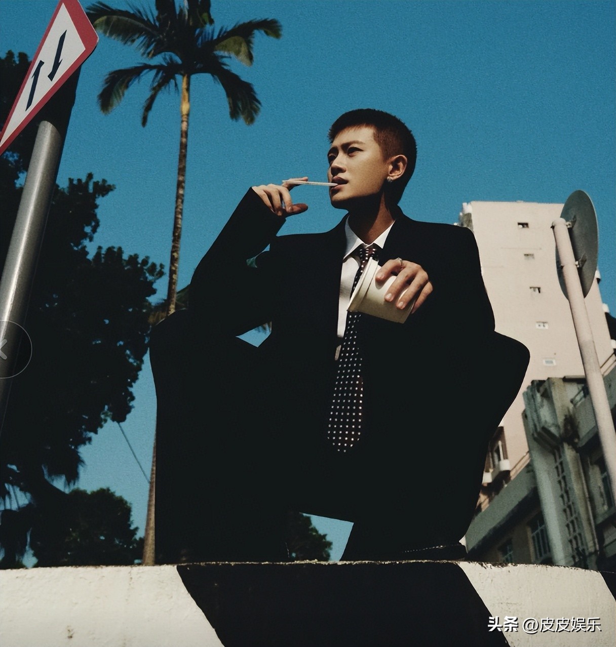 “戏混子”扎堆?演技尴尬、相貌平平,这几位演员实在离谱-第12张图片-旧杳电影网 “戏混子”扎堆?演技尴尬、相貌平平,这几位演员实在离谱-第12张图片-旧杳电影网