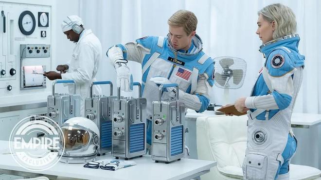 复古叙事破困局——《神奇4侠:初露锋芒》-第9张图片-旧杳电影网 复古叙事破困局——《神奇4侠:初露锋芒》-第9张图片-旧杳电影网