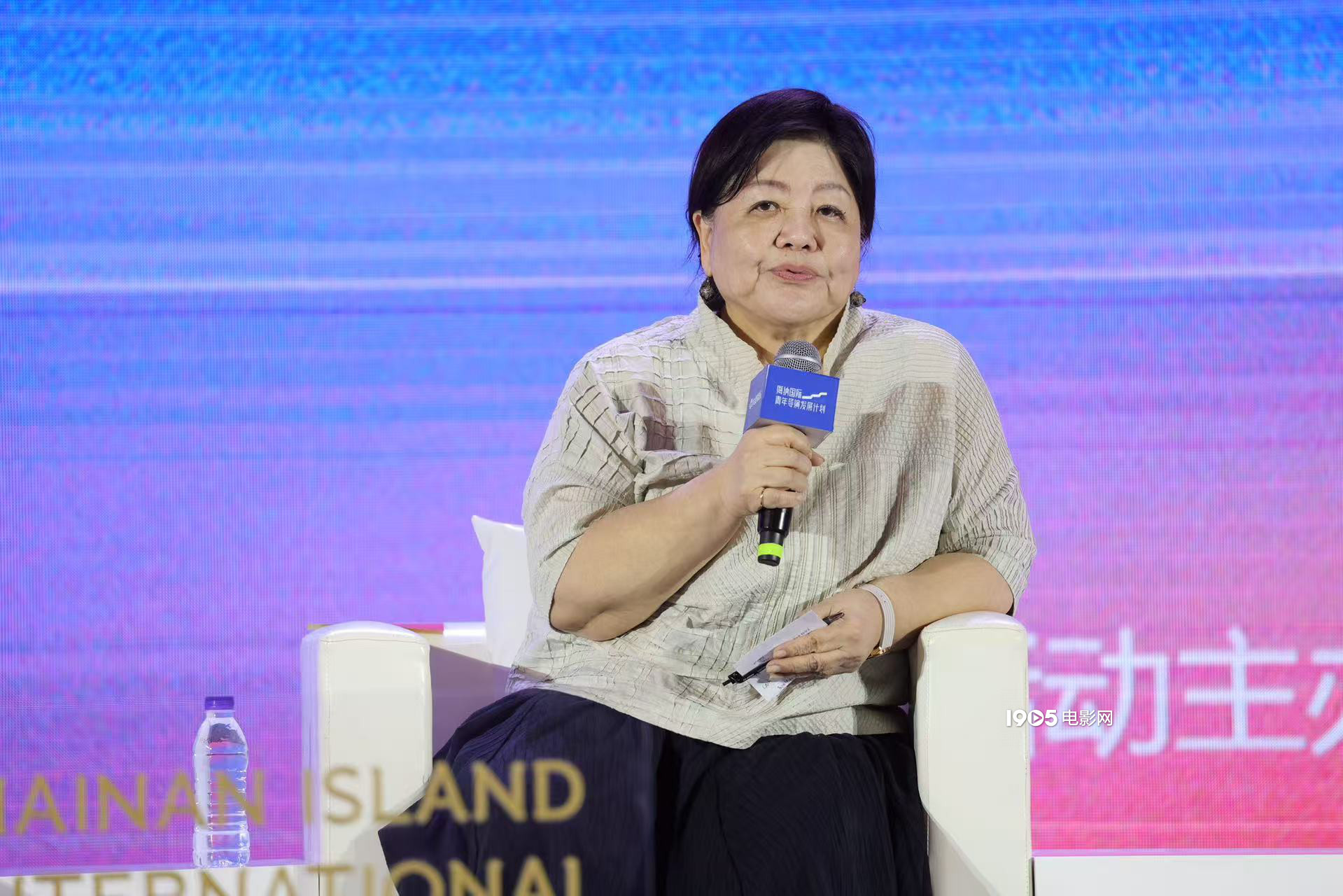 海纳圆桌论坛:焦雄屏李媛等为青年导演建言献策-第2张图片-旧杳电影网 海纳圆桌论坛:焦雄屏李媛等为青年导演建言献策-第2张图片-旧杳电影网