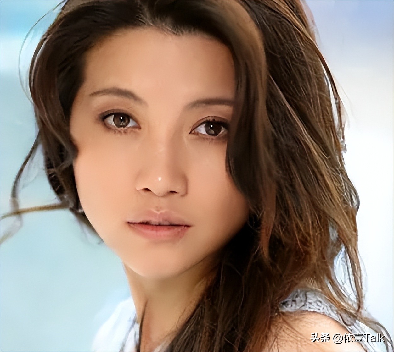 没想到52岁颜丙燕官宣比自己小 20 岁的男友才两个月，竟被全网攻击-第5张图片-旧杳电影网