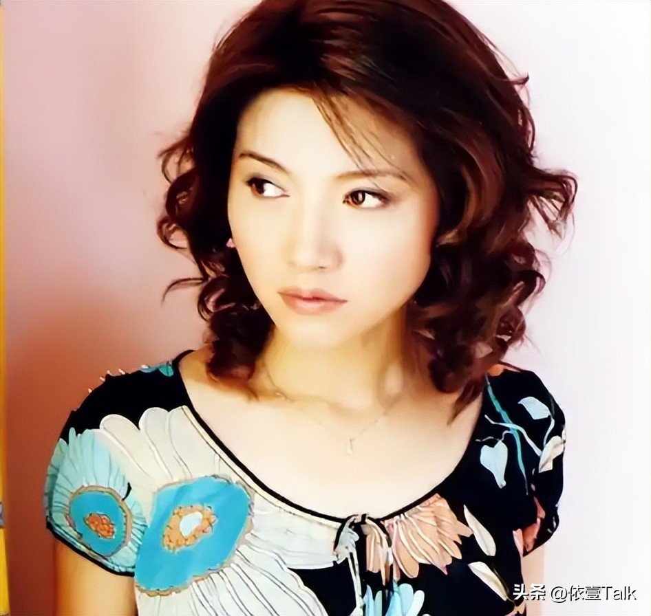 没想到52岁颜丙燕官宣比自己小 20 岁的男友才两个月，竟被全网攻击-第7张图片-旧杳电影网