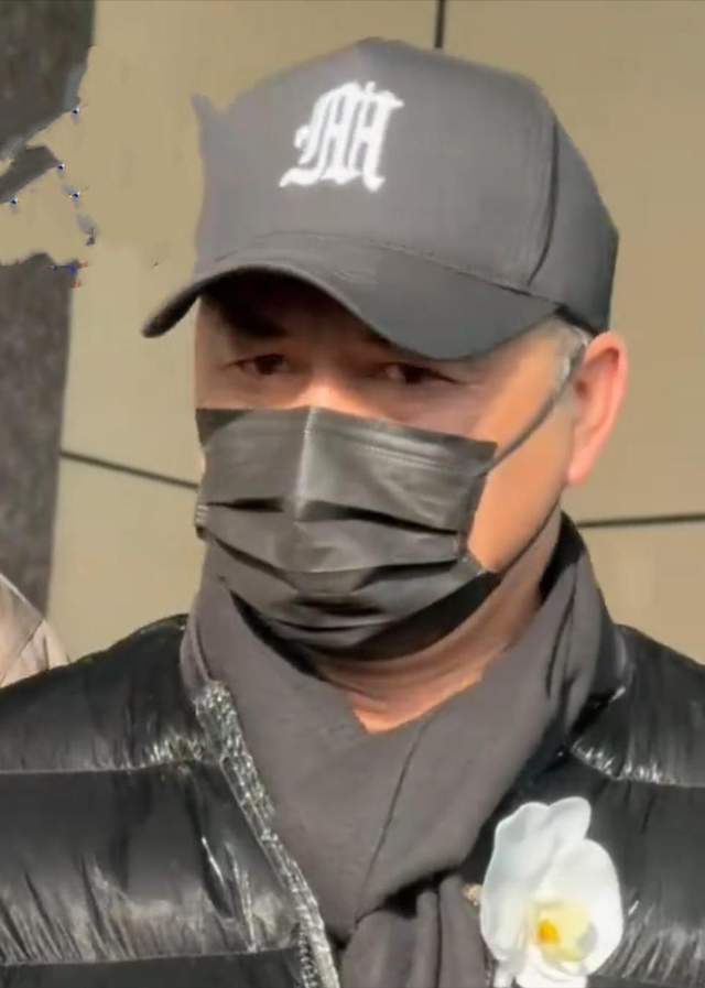 不发声悼念,不参加葬礼,许亚军亲手撕碎了何晴为他保留的体面!-第24张图片-旧杳电影网 不发声悼念,不参加葬礼,许亚军亲手撕碎了何晴为他保留的体面!-第24张图片-旧杳电影网