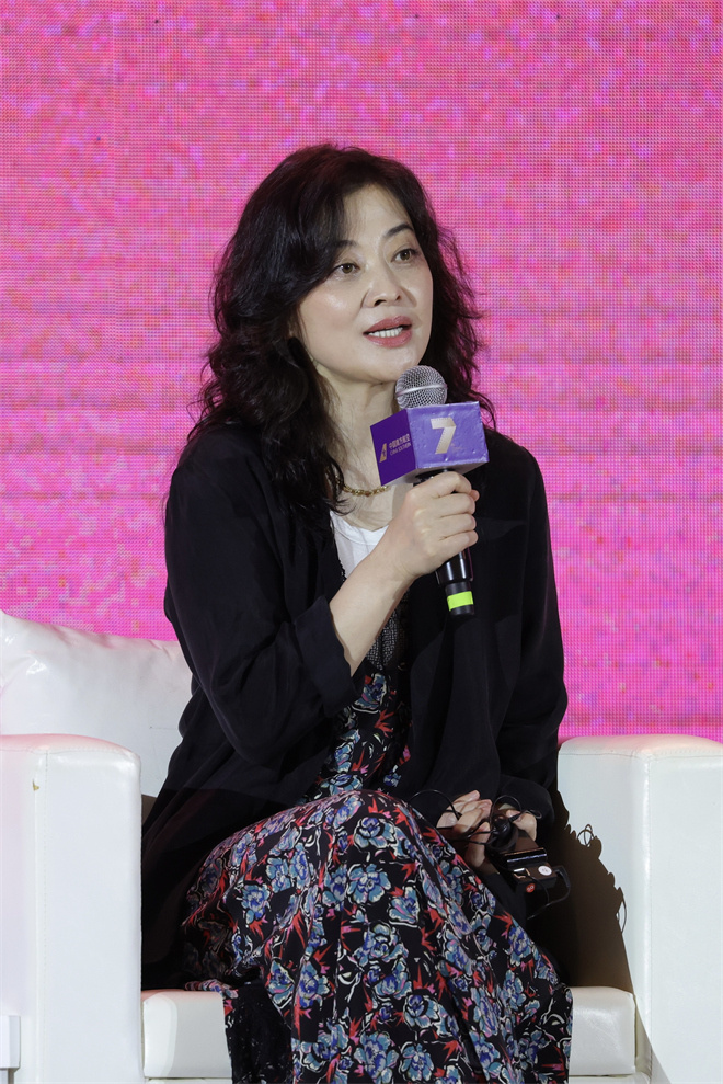 海影节举行评委见面会 郭涛梅婷曾美慧孜等亮相-第4张图片-旧杳电影网 海影节举行评委见面会 郭涛梅婷曾美慧孜等亮相-第4张图片-旧杳电影网