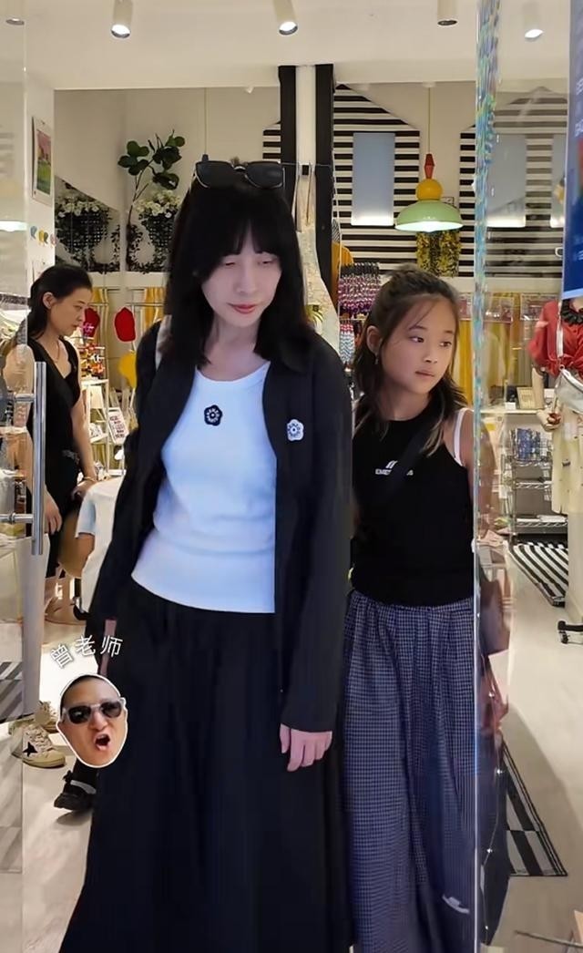 梅婷一家6口国外度假,亲哥露面在大学当老师,嫂子比梅婷还年轻_1-第4张图片-旧杳电影网 梅婷一家6口国外度假,亲哥露面在大学当老师,嫂子比梅婷还年轻_1-第4张图片-旧杳电影网