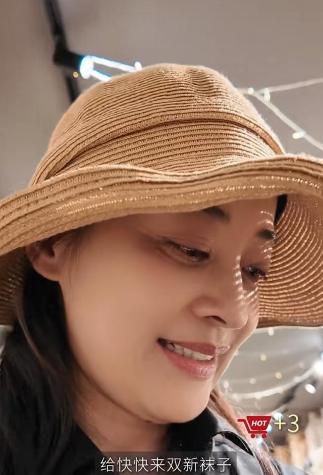 梅婷一家6口国外度假,亲哥露面在大学当老师,嫂子比梅婷还年轻_1-第5张图片-旧杳电影网 梅婷一家6口国外度假,亲哥露面在大学当老师,嫂子比梅婷还年轻_1-第5张图片-旧杳电影网