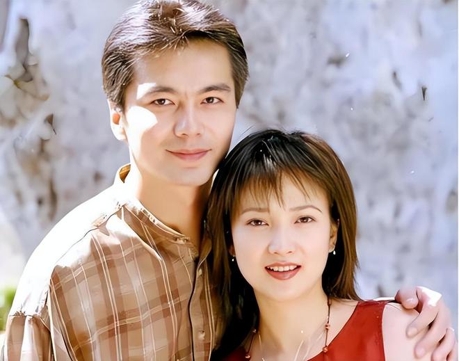 许亚军也没想到，24岁儿子许何，如今成了他深陷骂声中的“救赎”-第5张图片-旧杳电影网