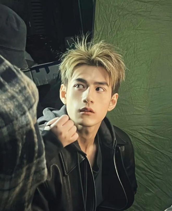 98年翻版金城武，“正统男港星”终于又出现了-第4张图片-旧杳电影网