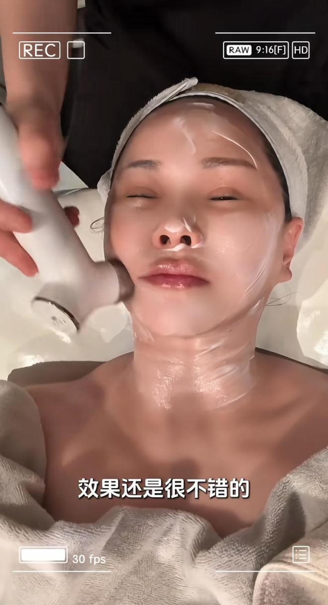 57岁伊能静真实身材曝光！体重110斤，小肚子非常明显，腿也显粗-第6张图片-旧杳电影网