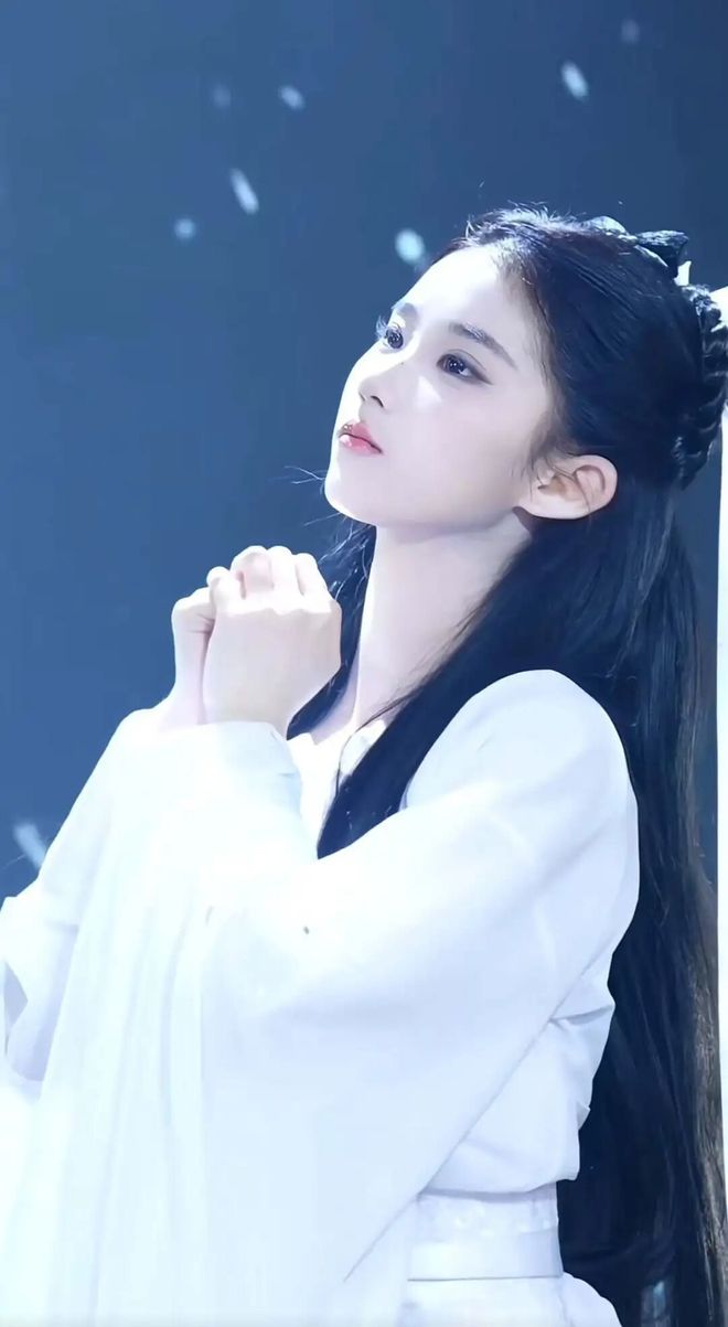 单月狂揽上千万次观看，团播批量复刻“刘亦菲”-第13张图片-旧杳电影网