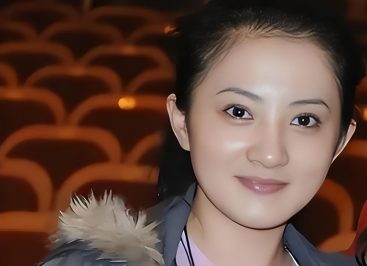 没想到，44岁仍选择不婚不育的金铭，早已走上了另一条大道-第2张图片-旧杳电影网