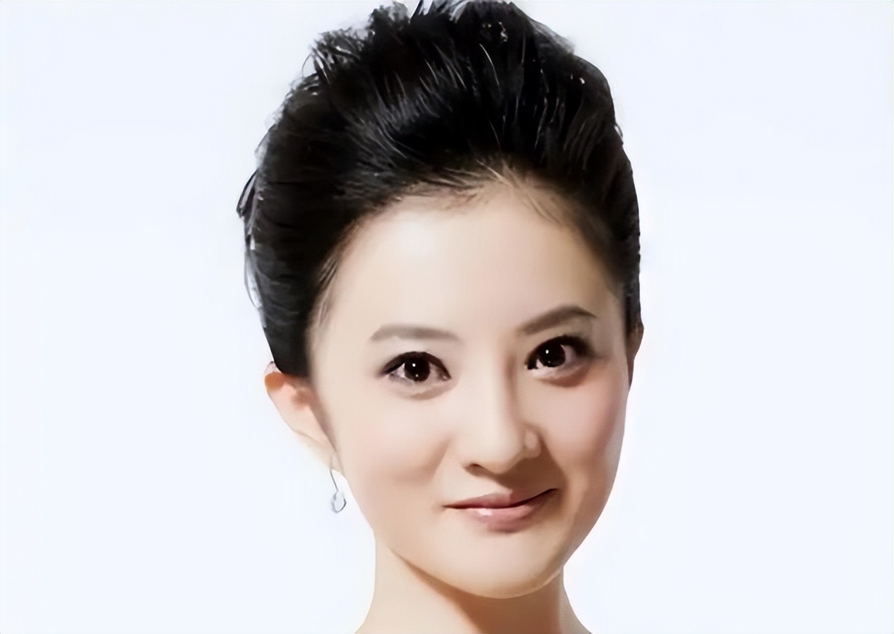 没想到，44岁仍选择不婚不育的金铭，早已走上了另一条大道-第8张图片-旧杳电影网