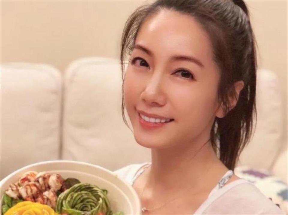 出道31年，身陷绯闻风波的林韦君，46岁过上了令人唏嘘的生活-第7张图片-旧杳电影网