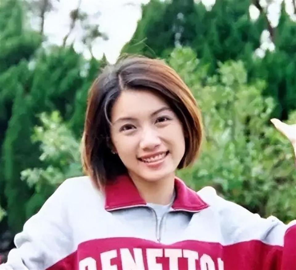 出道31年，身陷绯闻风波的林韦君，46岁过上了令人唏嘘的生活-第5张图片-旧杳电影网