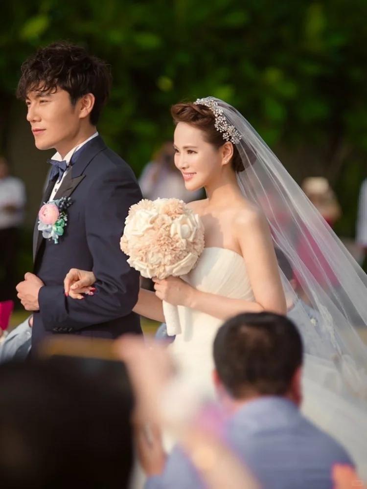 伊能静带全家台湾旅游！腚大背驼大妈味浓，米粒近视仍手机不离手-第5张图片-旧杳电影网