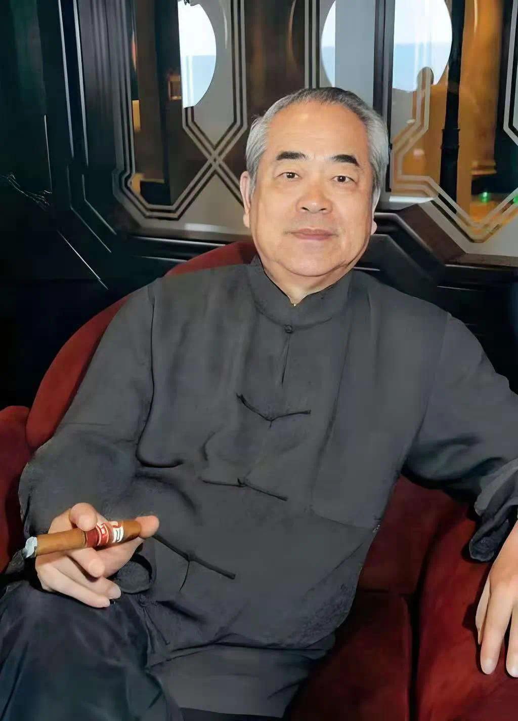 87岁范曾喜得贵子，多情画家的四段婚姻1女1子2继子-第1张图片-旧杳电影网