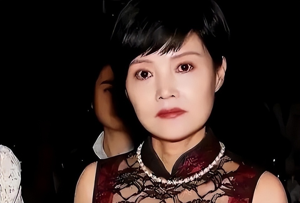 她11岁被谢晋看中，追过姜文，如今容颜老去，孑然一身！-第7张图片-旧杳电影网