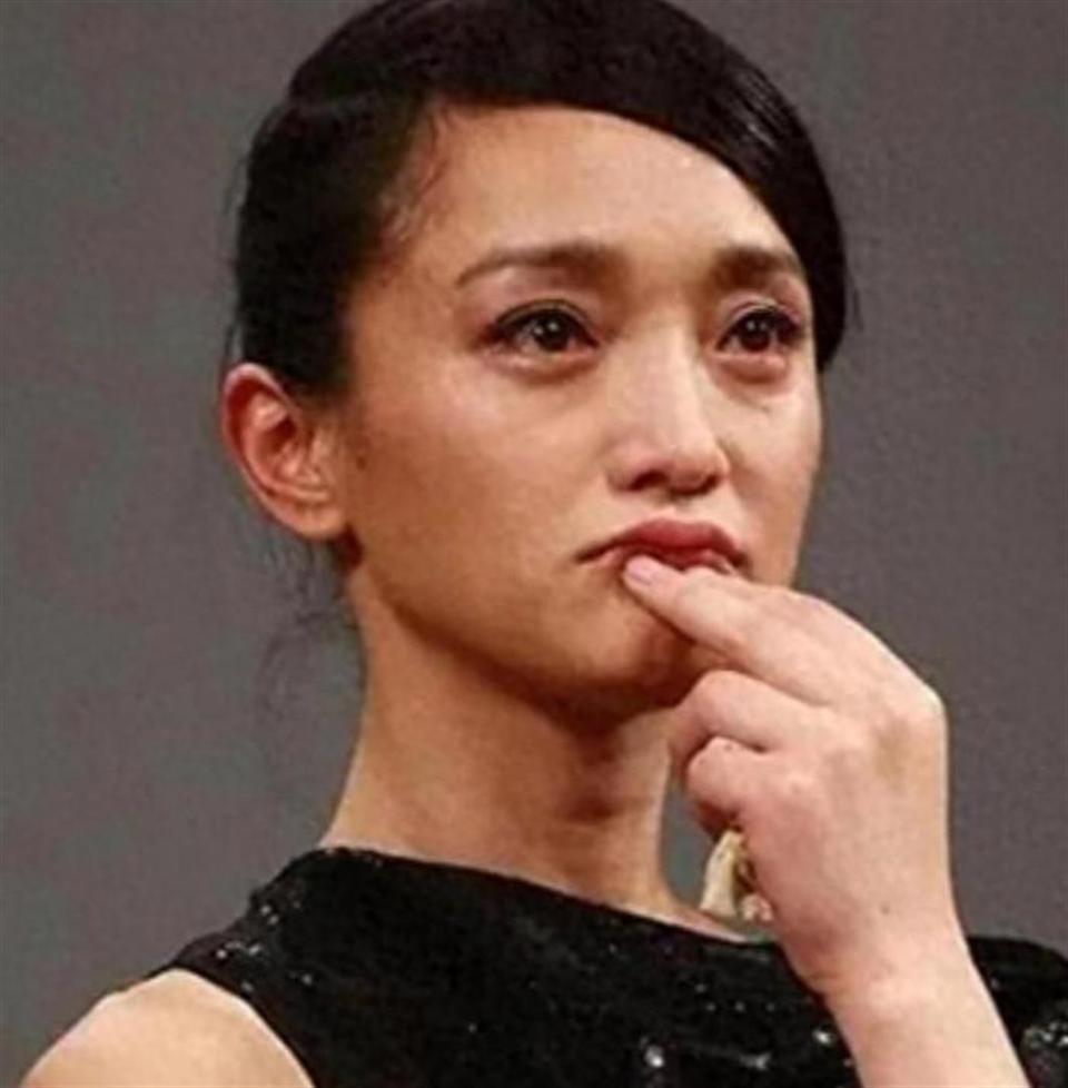 把男人当玩具？51岁“无人敢娶”的周迅，终究为自己的行为买了单-第14张图片-旧杳电影网