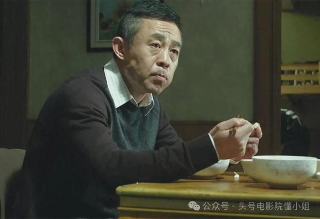 58岁侯勇老来得子！三婚老婆小20多岁，满身名牌，逛街拎18万包包-第8张图片-旧杳电影网