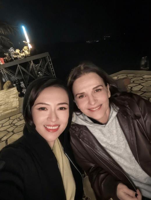 章子怡晒与朱丽叶比诺什合照 两大女神同框太养眼_1-第1张图片-旧杳电影网