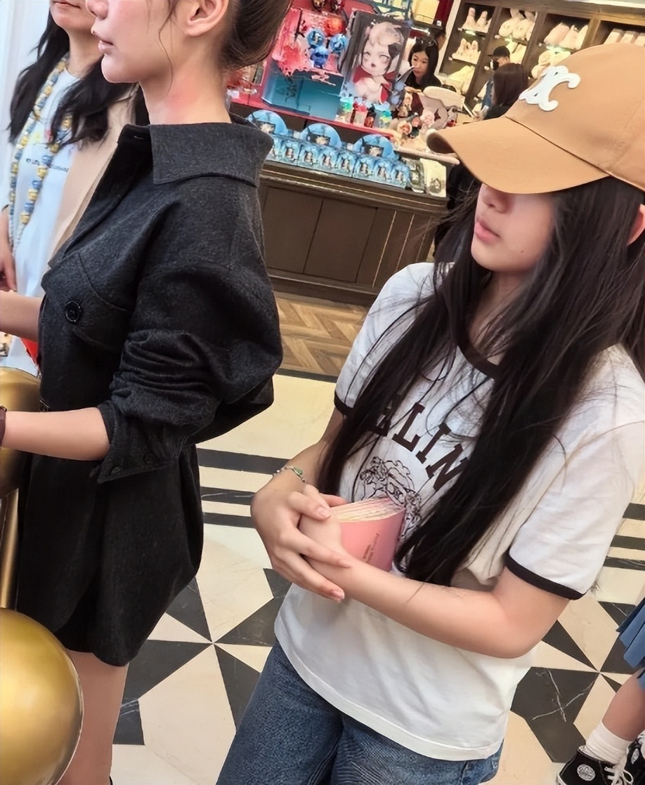 马筱梅不再隐瞒！直播掀上衣展示孕肚，大S担心的事还是发生了-第7张图片-旧杳电影网