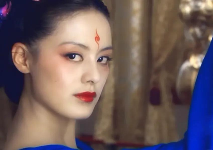 她是胡歌深爱、刘烨难忘的女人，受央视力捧多年，至今都没能走红-第10张图片-旧杳电影网