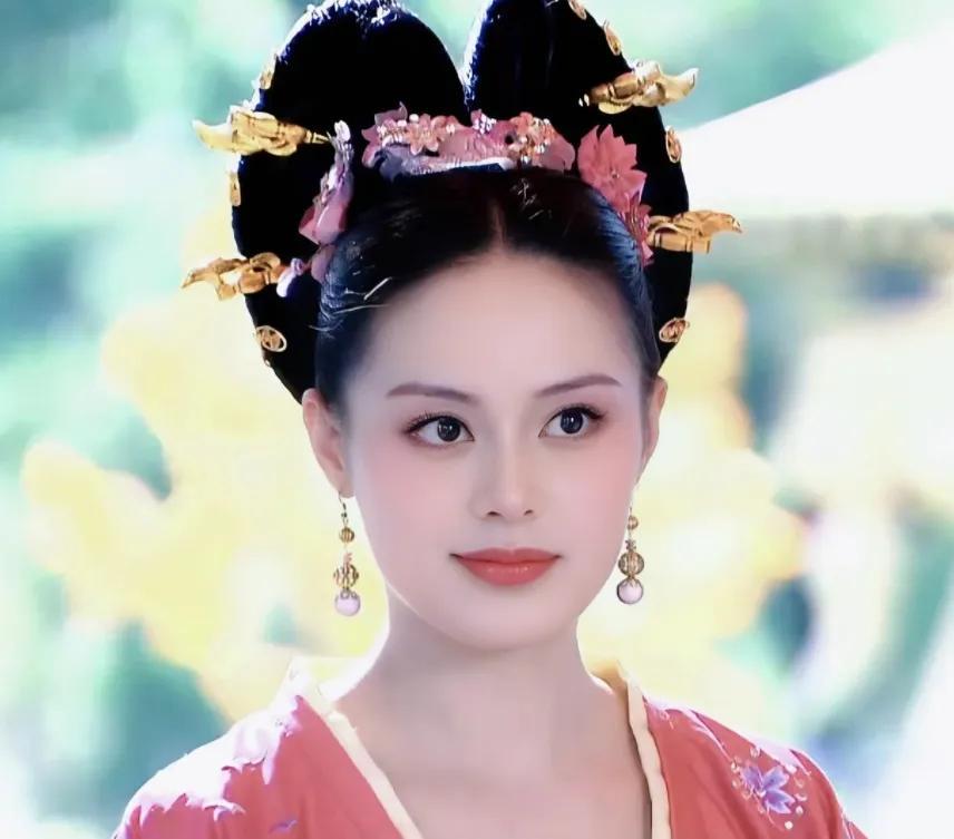 她是胡歌深爱、刘烨难忘的女人，受央视力捧多年，至今都没能走红-第11张图片-旧杳电影网