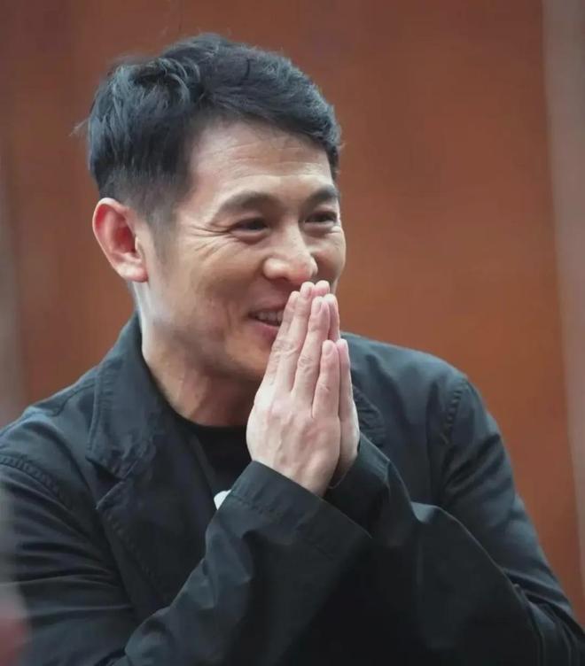 62岁李连杰“返老还童”的真相，越传越邪乎了！-第3张图片-旧杳电影网