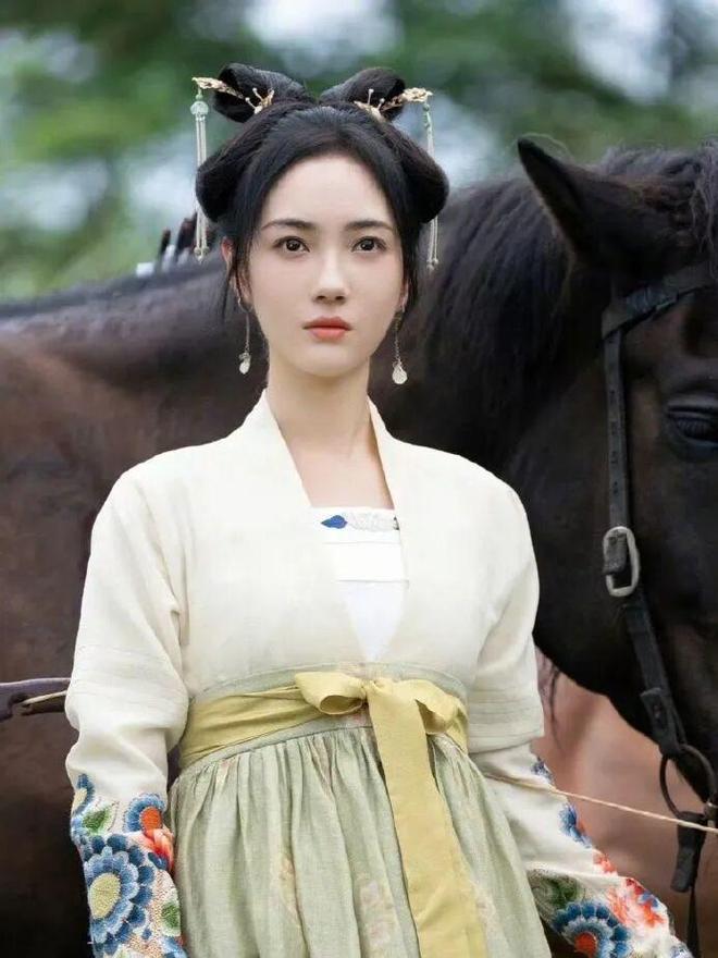 鞠婧祎快被前司逼退圈了--第10张图片-旧杳电影网