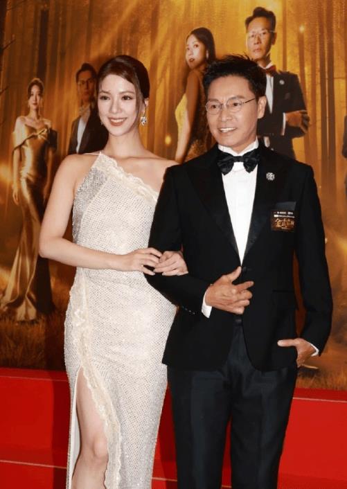 陈晓华否认与郭晋安恋情:剧组演员大家都感情好好-第1张图片-旧杳电影网 陈晓华否认与郭晋安恋情:剧组演员大家都感情好好-第1张图片-旧杳电影网