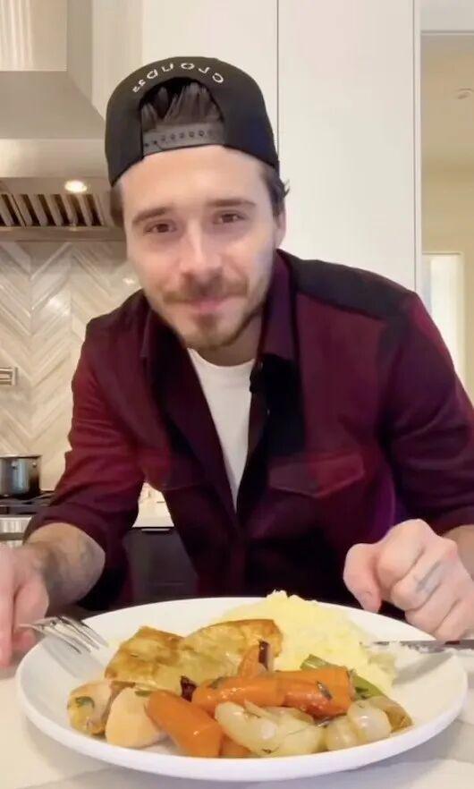 圣诞抓马升级，贝克汉姆夫妇和大儿子布鲁克林决裂取关！外婆和奶奶无辜受伤-第5张图片-旧杳电影网