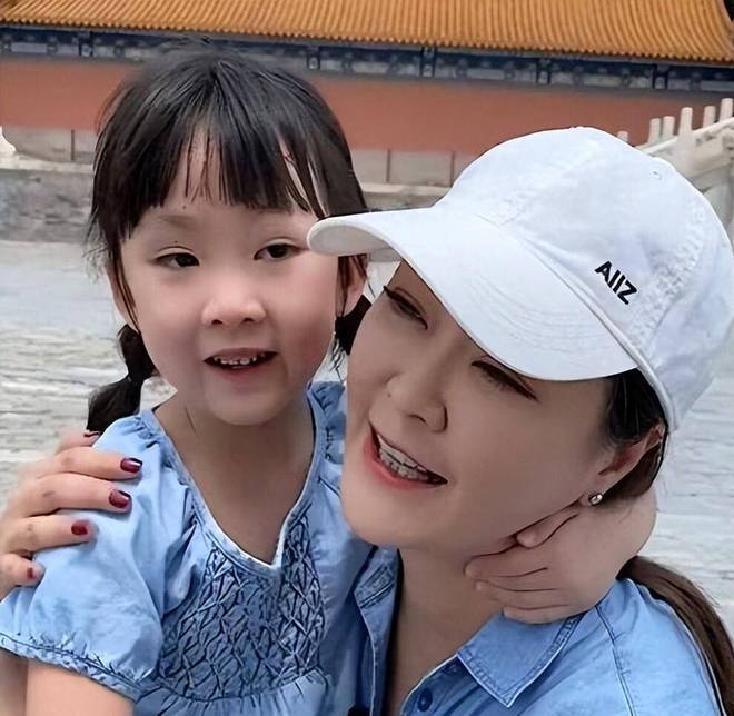 钱再多有什么用？名利双收的王小骞，崩溃大哭为11岁女儿操碎了心-第24张图片-旧杳电影网